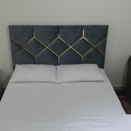 Ruby Star Hostel Dubai F2 Экстерьер фото