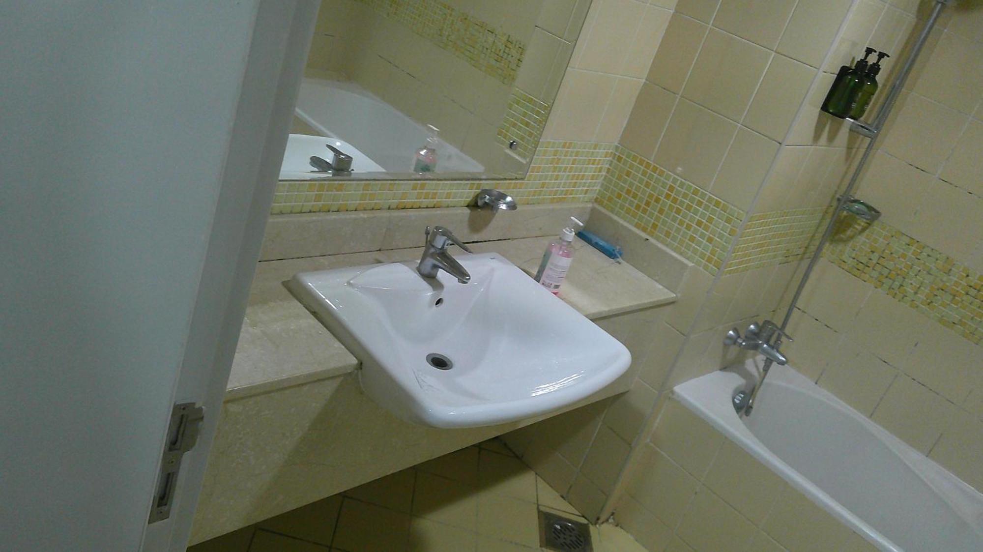 Ruby Star Hostel Dubai F2 Экстерьер фото